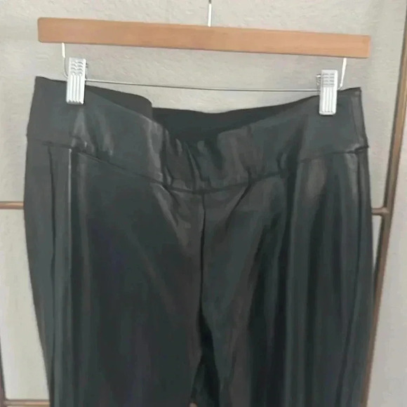 LANE BRYANT 14-16 leather pull‎ on pants - Picture 3 of 3